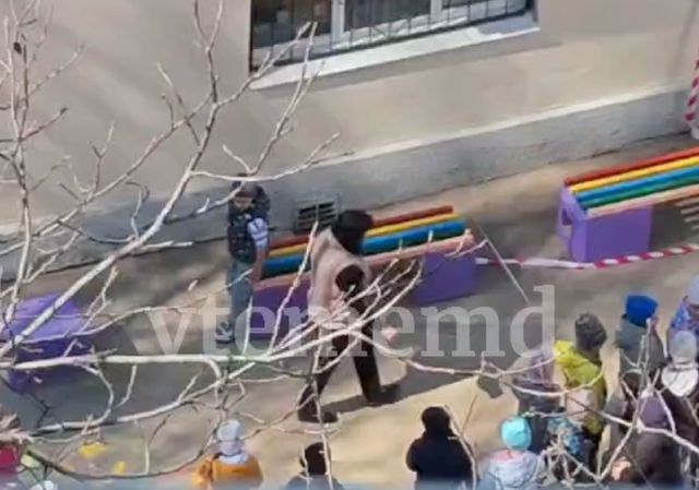 Educatoare filmată în timp ce brusca un copil, într-o grădiniță din Chișinău