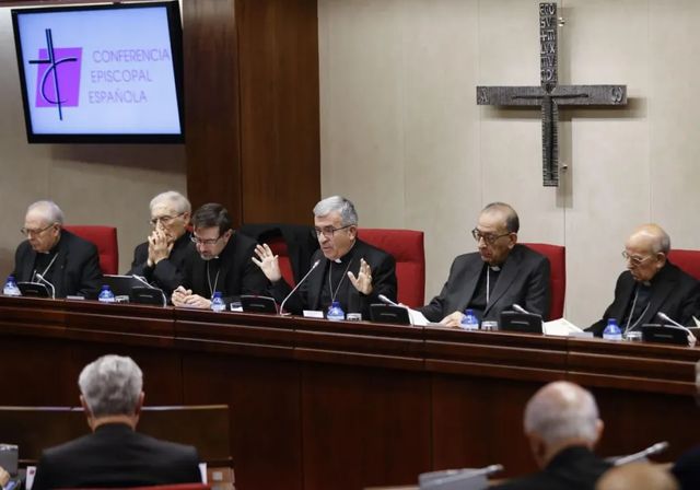 Los jesuitas y los obispos apartan por abusos a un menor a un sacerdote con un cargo en la Conferencia Episcopal