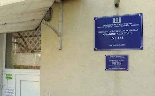Două educatoare și directorul interimar al unei grădinițe, demiși după un caz de violență apărut în presă
