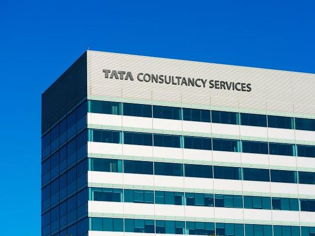 Tata Consultancy Services Announces Salary Hike For Its Employees, Second Time in Six Months