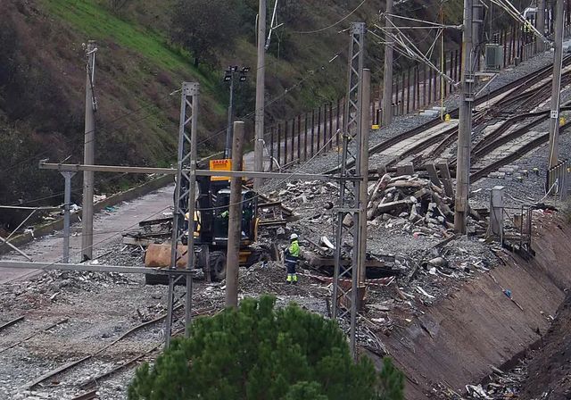 Transportes comienza los trabajos en Adamuz para reabrir la vía