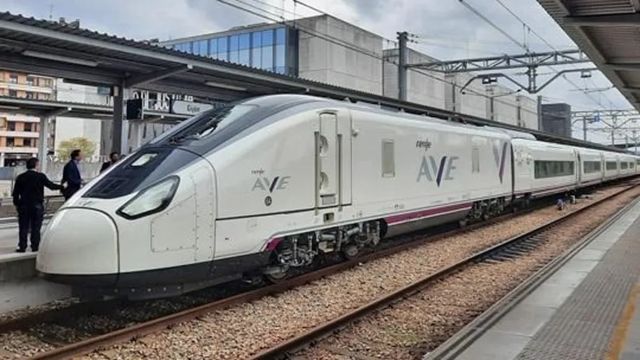El Gobierno lanza la compra de 30 trenes de alta velocidad para Renfe por 1.362 millones de euros