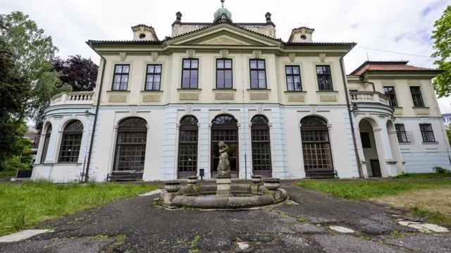 Praha chce od státu pořídit zámek Veleslavín i Národní dům na Vinohradech