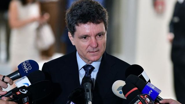 Parlamentul se reunește din nou în sesiune extraordinară. Legea integrității revine la vot