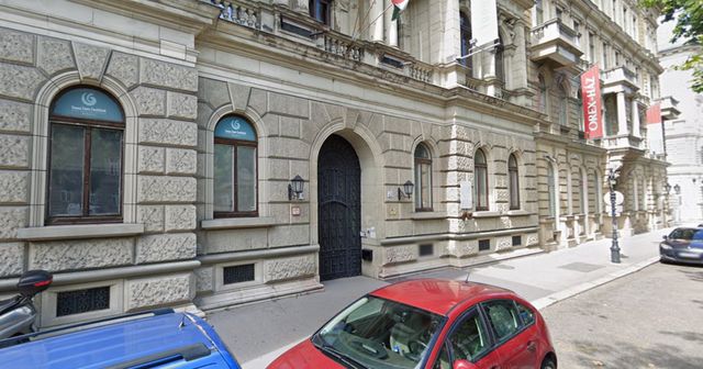 Személyes adatokkal és fiktív számlákkal élhettek vissza a budapesti török intézetben