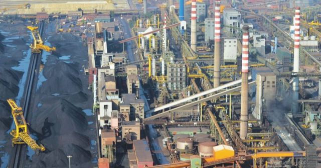 Incidente all'Ex Ilva di Taranto, operaio precipita da 10 metri e muore