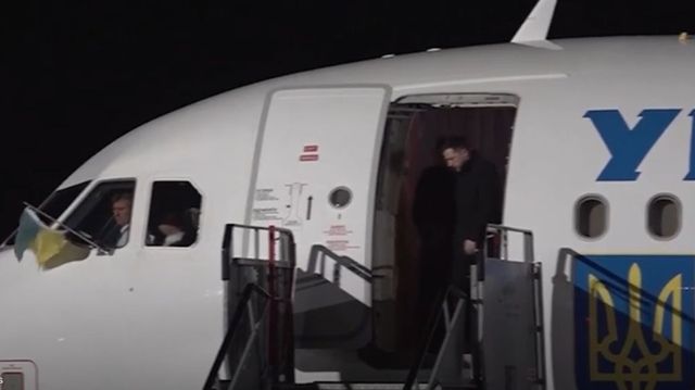 Avionul lui Zelenski, urmărit de patru drone militare, înainte să aterizeze la Dublin