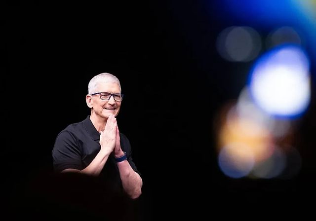 Apple mantiene a Tim Cook en la cúpula directiva con un salario de 40 millones de euros