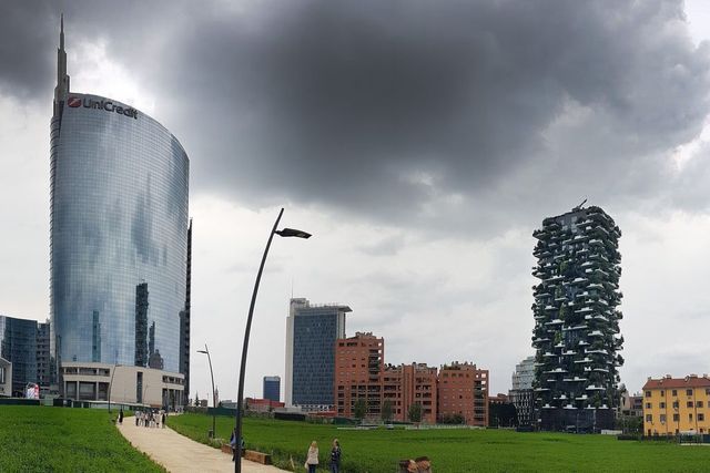 Maltempo a Milano e in Lombardia, in serata e nella notte allerta arancione per piogge e temporali