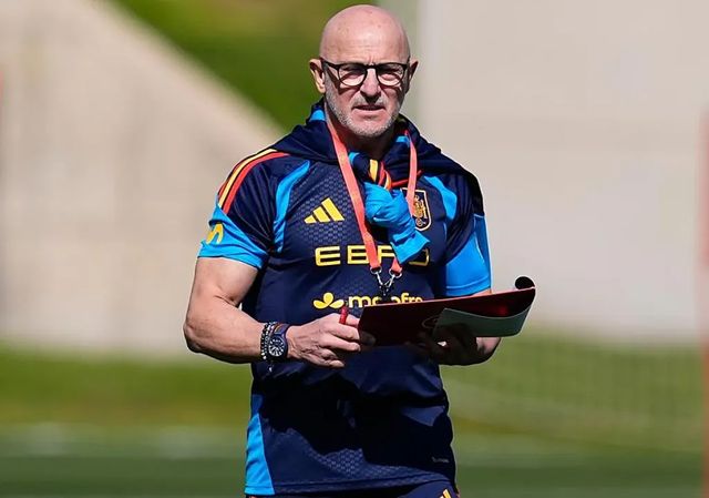 Luis de la Fuente: «No nos vamos a equivocar juegue quien juegue en la portería»