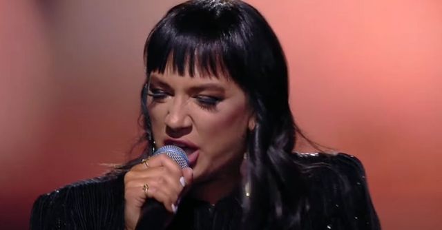 Nézze vissza az előadást! Így énekelt el Tóth Gabi az Eye of the Tigert a Fidesz kongresszusán – videó