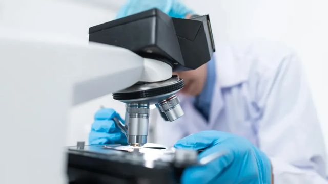 Peníze na covidové zotavení nemocnice využily z části neúčelně, zjistila kontrola