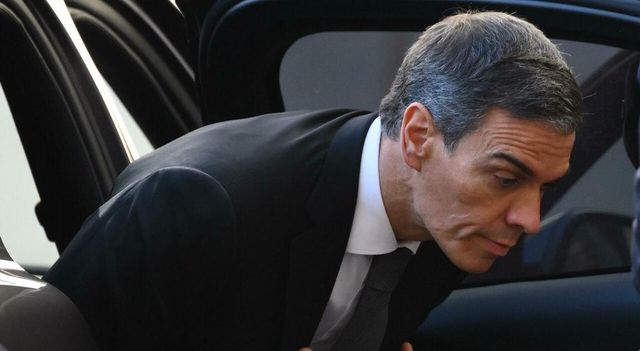 Guardia Civil nella sede centrale del Partito socialista a Madrid