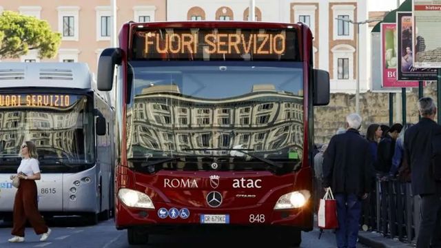 Lunedì stop bus e metro a Roma, l'8 novembre è sciopero nazionale