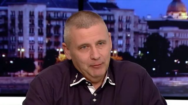 Elismerte Magyar Péter, hogy fegyver volt Ruszin-Szendi Romulusznál a tiszás fórumon