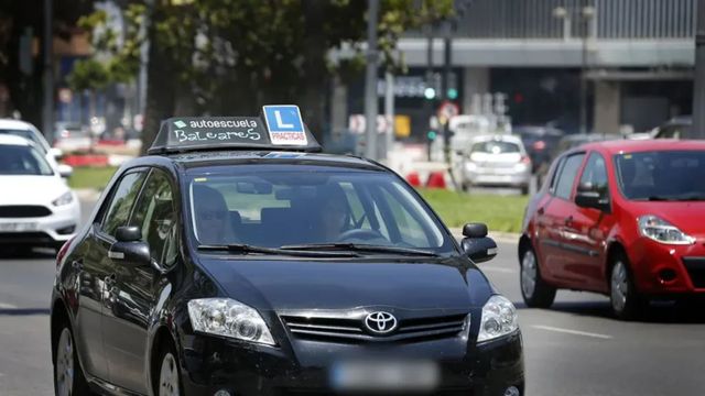 Menos horas y más testimonios de víctimas para recuperar los puntos del carné de conducir