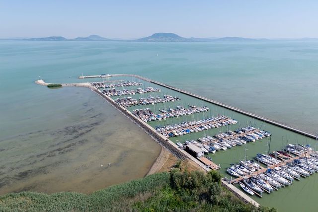 Minden eddiginél forróbb június – dőltek a melegrekordok földön és vizen – 42 fokos hőség Budakalászon, helyenként 33 fokos a Balaton vize
