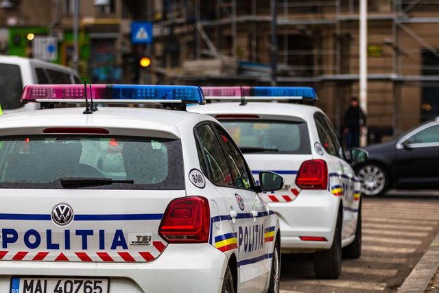 Un român condamnat în Italia pentru că și-a ucis iubita și i-a ars cadavrul într-o mașină, prins de polițiștii arădeni