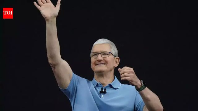 On his last day as Apple CEO, Tim Cook sends memo to employees
