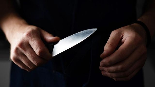 Bărbat fără adăpost, arestat 30 de zile pentru omor și atac cu cuțitul asupra polițiștilor în sectorul Rîșcani