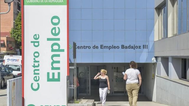 El paro en Extremadura cae en 919 personas en julio