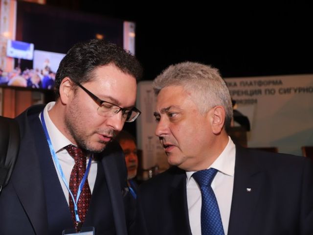 Главчев предлага Стефан Димитров да бъде освободен като външен министър, предлага поста да заеме Даниел Митов - Труд