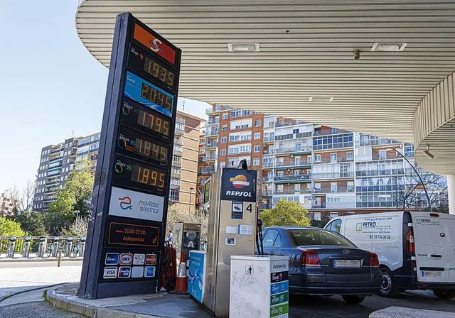 El litro de gasóleo acumula una subida de 47 céntimos en diez días