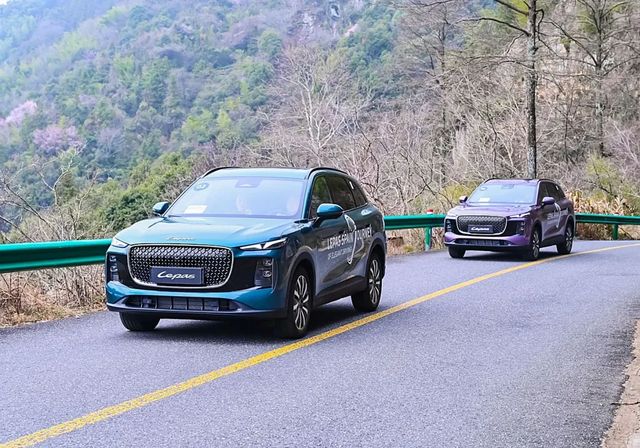 La subida del combustible impulsa el interés por eléctricos e híbridos enchufables