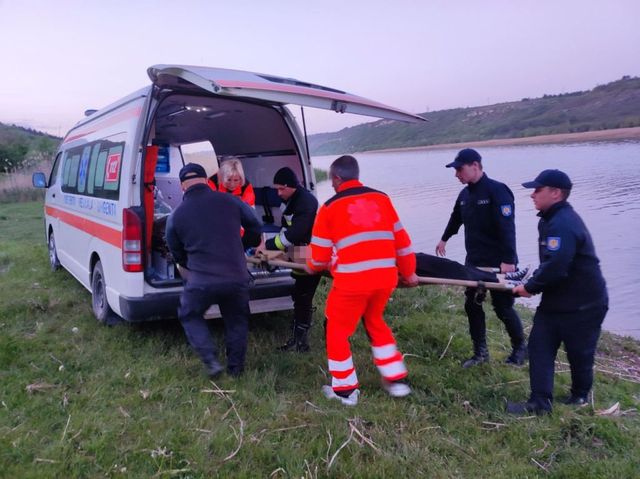 Femeie salvată de IGSU după ce a căzut de pe o stâncă la Țîpova