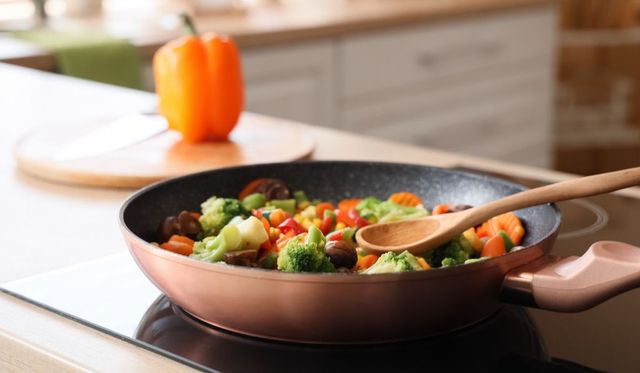 Începe cel mai scump post al Paștelui. Cât vor scoate românii din buzunare