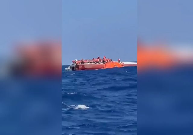 Un ferri se hunde en Chipre con 279 personas a bordo