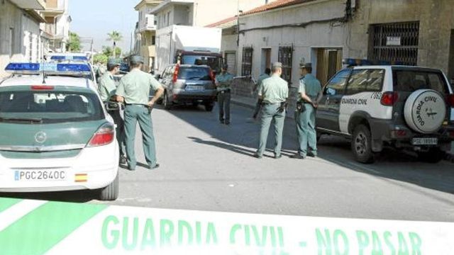 Un incendio en el hotel Costa Andaluza de Motril obliga a desalojar a 12 huéspedes