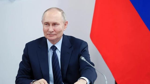 Putin dice que Rusia está dispuesta a negociar con Ucrania, pero nunca con Zelenski