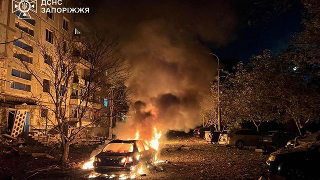 Attacco russo nella notte contro l'Ucraina, treno con 110 attivisti italiani sfiorato dai raid su Leopoli