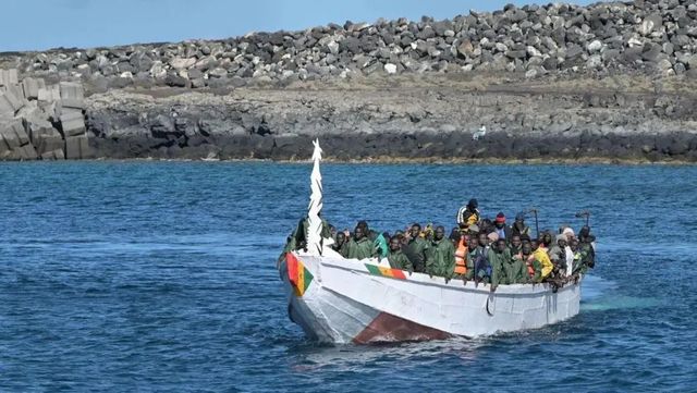 Un crucero rumbo a Tenerife rescata un cayuco con cinco fallecidos y 68 supervivientes