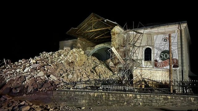 Turla unei biserici din Cehu Silvaniei s-a prăbușit