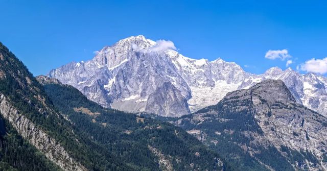Při výstupu na Mont Blanc zemřeli dva Češi, třetí člen výpravy utrpěl zranění