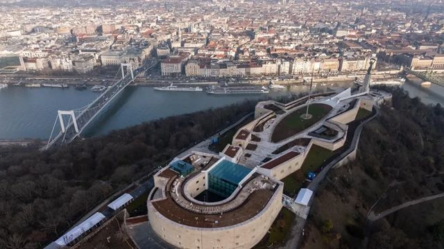 Orbán Viktor most kezdi beszédét a megújult Citadella átadásán