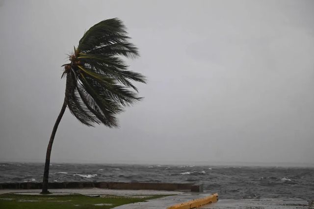 El huracán 'Melissa' sube a categoría 5 y amenaza con arrasar Jamaica