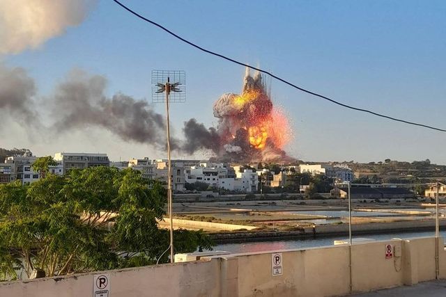 Explozie uriașă la o fabrică de artificii din Malta
