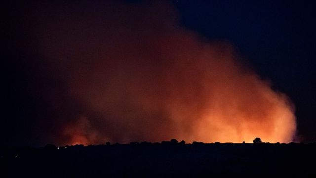 El incendio de la localidad toledana de Méntrida se extiende ya a más de 3.000 héctareas