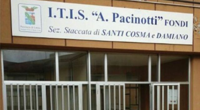 'Si è ucciso per bullismo', il fratello scrive a Valditara