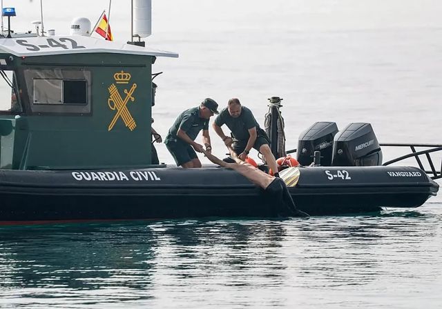 Los forenses ya han examinado la mitad de los 80 cadáveres recuperados de la tragedia del Tarajal