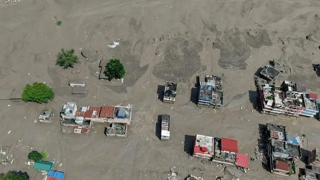 Echipele de salvare din Nepal încearcă să evacueze peste 100 de muncitori blocați într-un tunel