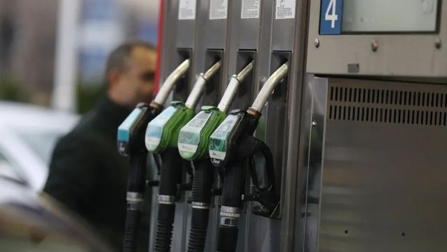 Benzina și motorina s-au scumpit iar, vineri, 1 mai 2026. Cât costă un litru de carburant în București, Cluj, Constanța
