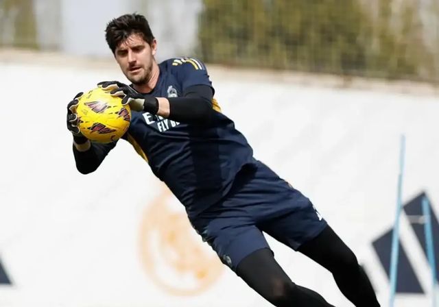 Courtois se rompe el menisco de la rodilla derecha