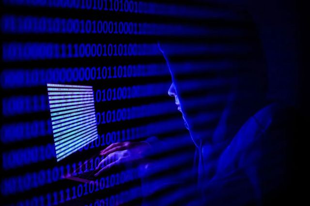 Polonia acuză Rusia că încearcă să recruteze polonezi pe dark web pentru a influența alegerile