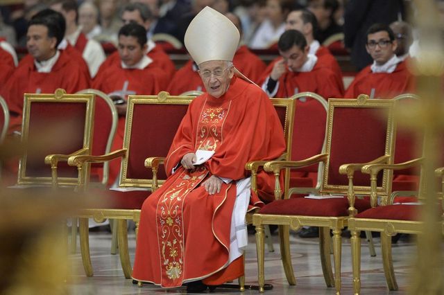 Il cardinale Ruini è ricoverato in terapia intensiva