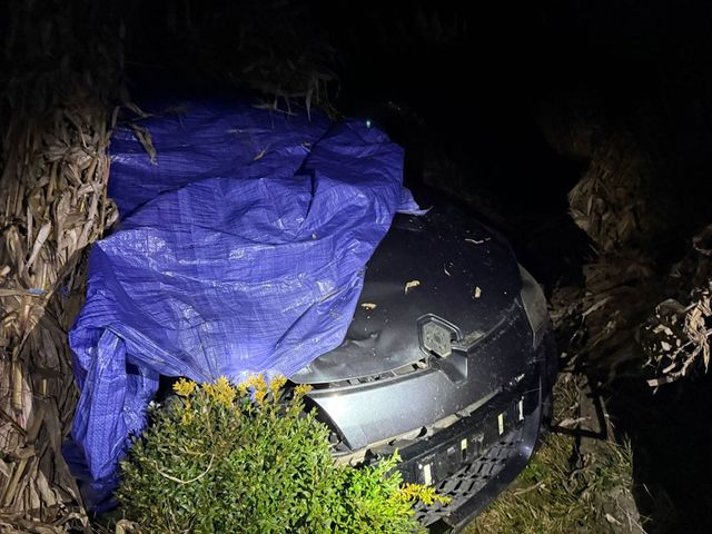 Un șofer beat de 20 de ani a omorât un biciclist și a fugit, ascunzând mașina sub o prelată, în Botoșani