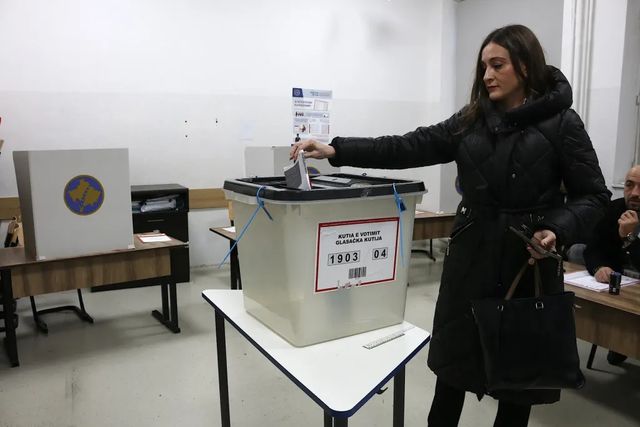 Alegeri parlamentare anticipate în Kosovo